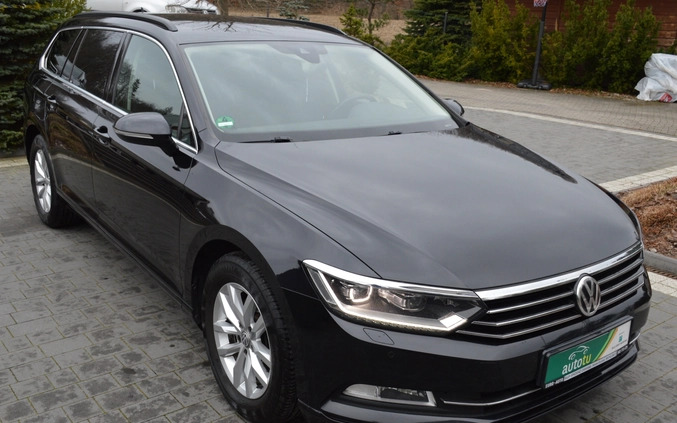 Volkswagen Passat cena 56800 przebieg: 262332, rok produkcji 2015 z Mirosławiec małe 781